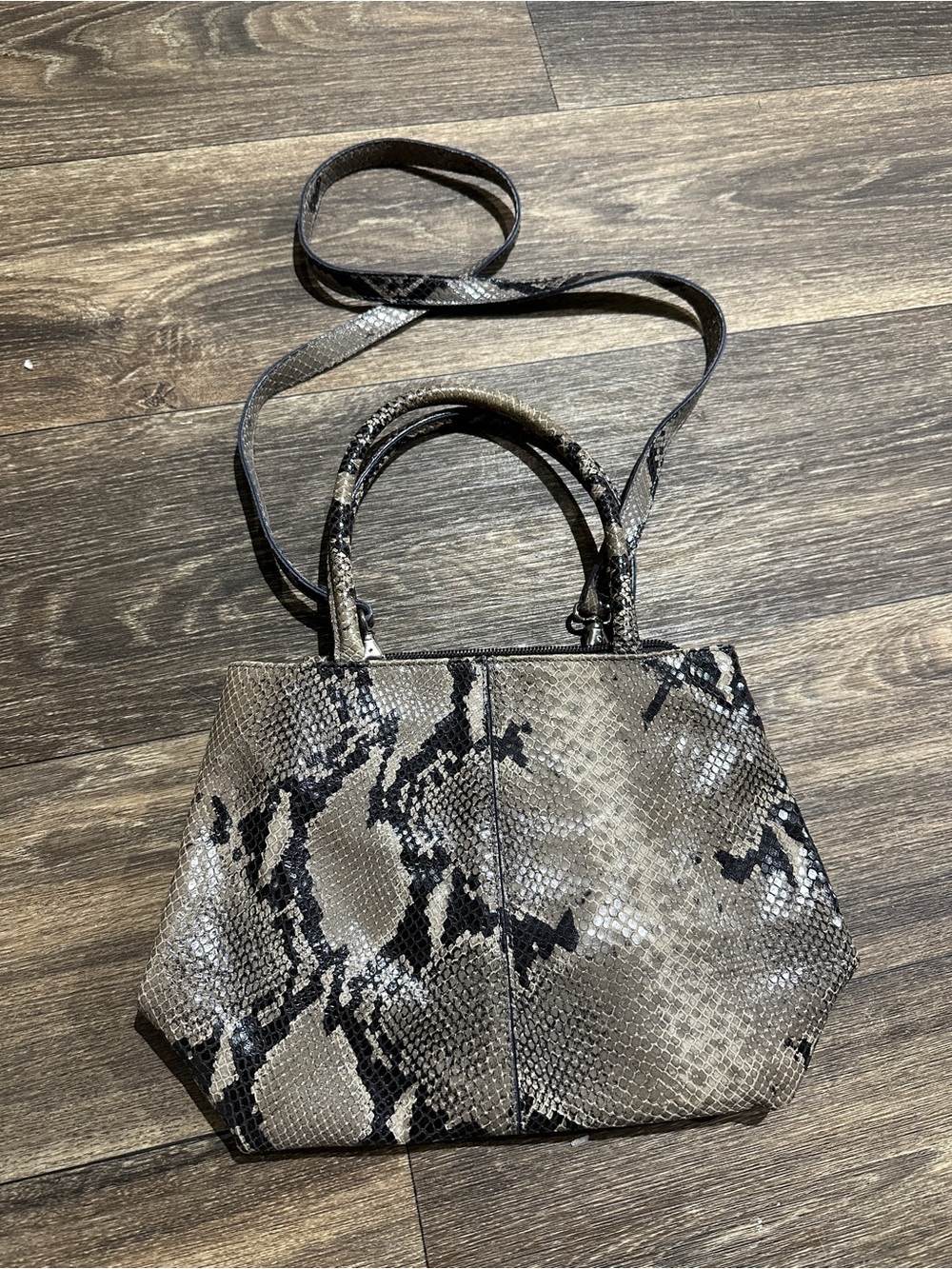 Iacucci made in Italy Snake-Print Shoulder Bag with Detachable Crossbody Strap